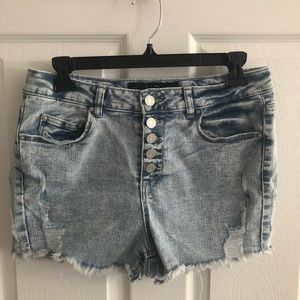 Women’s button front denim shorts